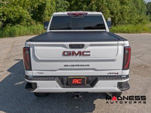 Chevrolet Silverado 2500 Bed Cover - Retractable - Powered - 6'9" Bed Chevrolet Silverado 2500 Bed Cover - Retractable - Powered - 6'9" Bed